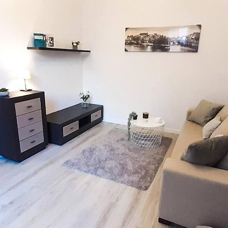 Rondo Onz Metro, Krochmalna 32A Street Varsóvia Exterior foto